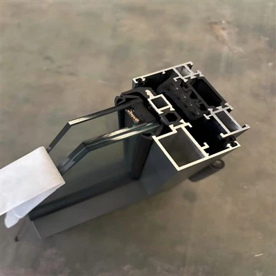 GVG75 etwat fenèt vè vakyòm